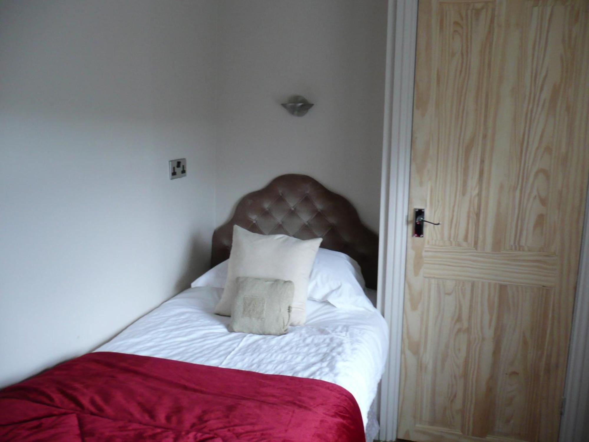 Hollybush Inn Greenhaugh Cameră foto